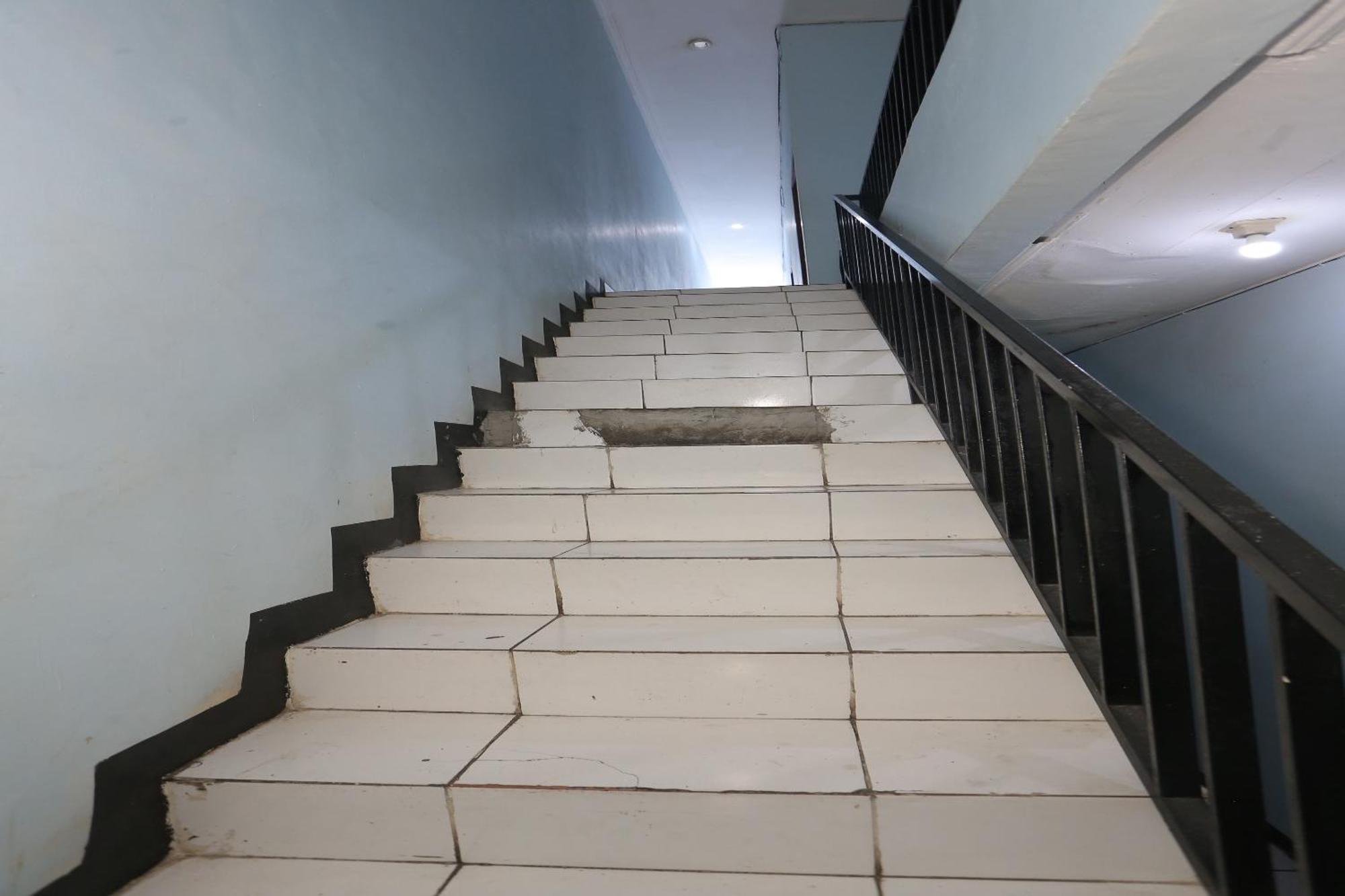 Oyo 93584 Rukotel South Tangerang Экстерьер фото